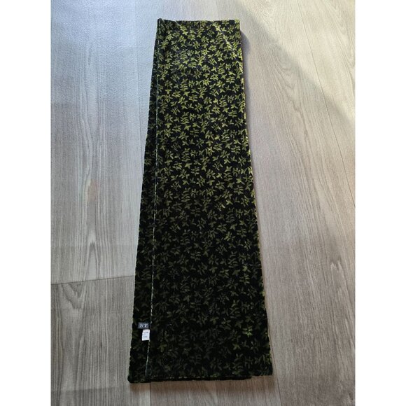 Black & Green Floral Velvet Scarf Wrap By J&x NY - Picture 2 of 5
